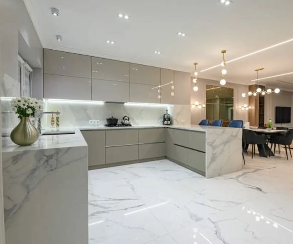 رخام ابيض ورمادي