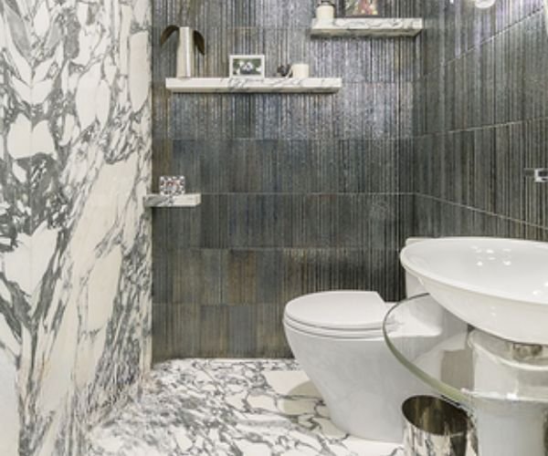 رخام ابيض ورمادي